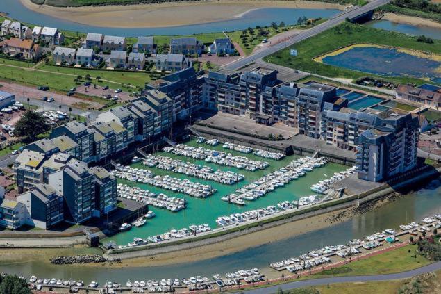 Les Marines Apartment Courseulles-sur-Mer Bagian luar foto